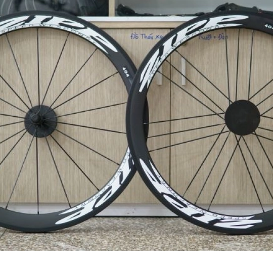                                      Vành Carbon Zipp 404 phanh má                                