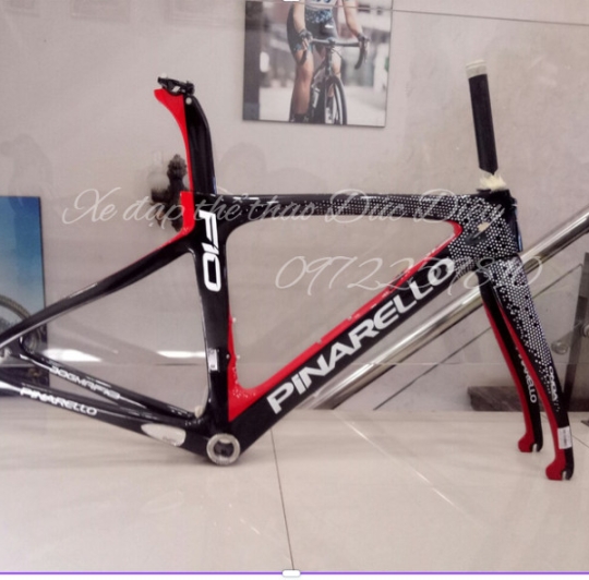                                      khung-suon-cacbon-f10-pinarello                                